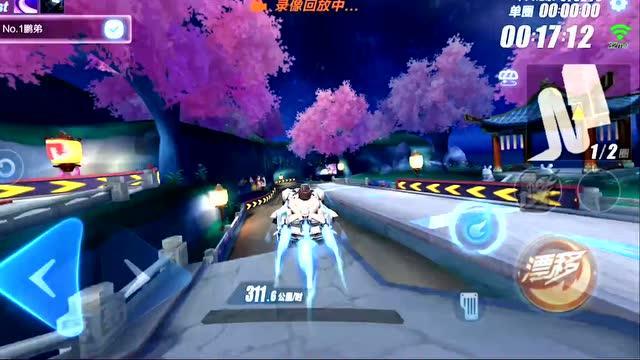 逃离海滩的女孩